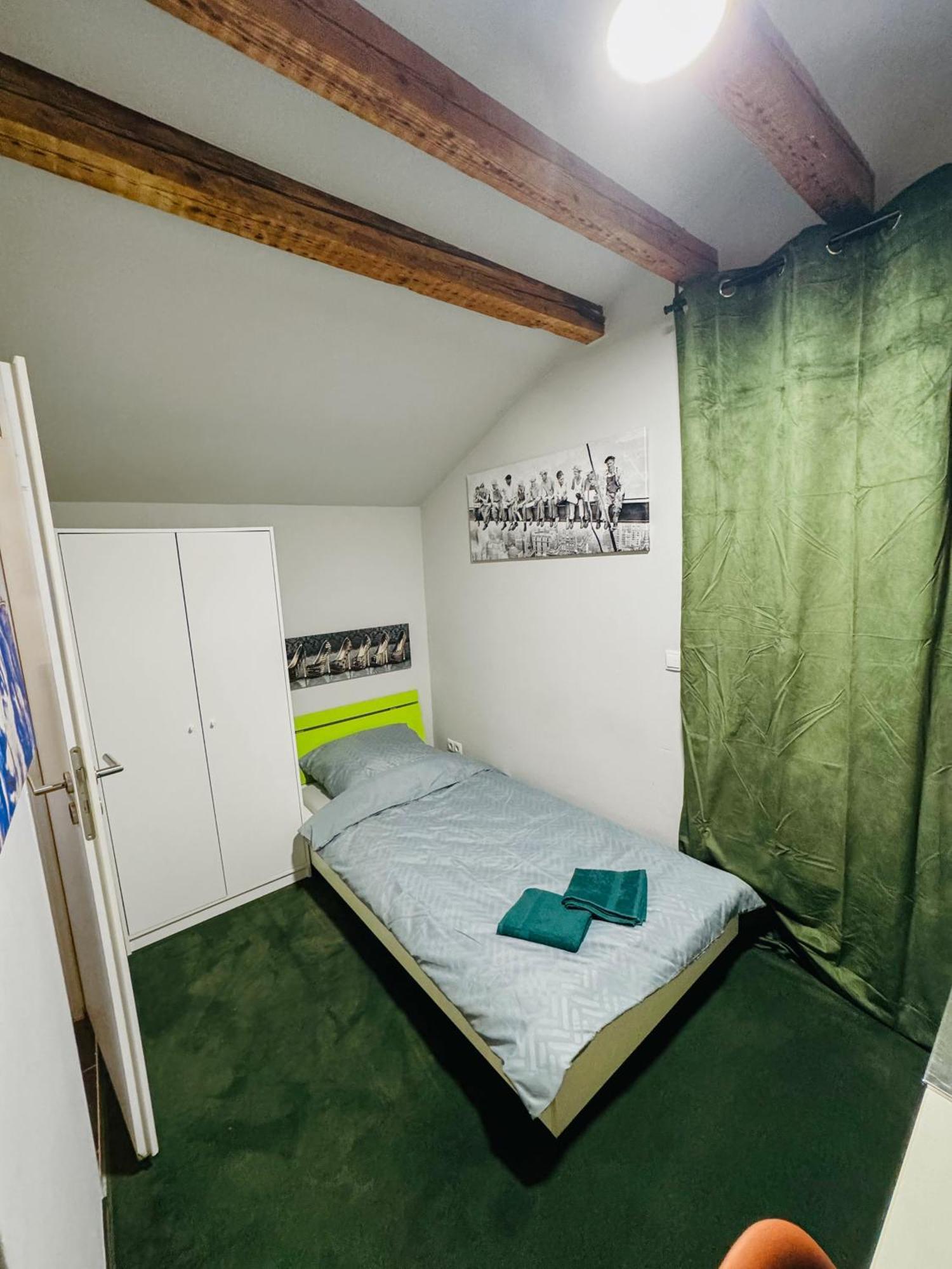 Kompakte & Guenstige Einzimmerwohnung Koblenz (Rhineland-Palatinate)